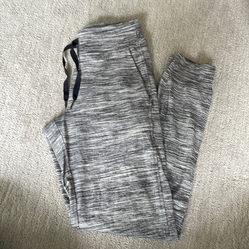 Brand new lululemon women joggers